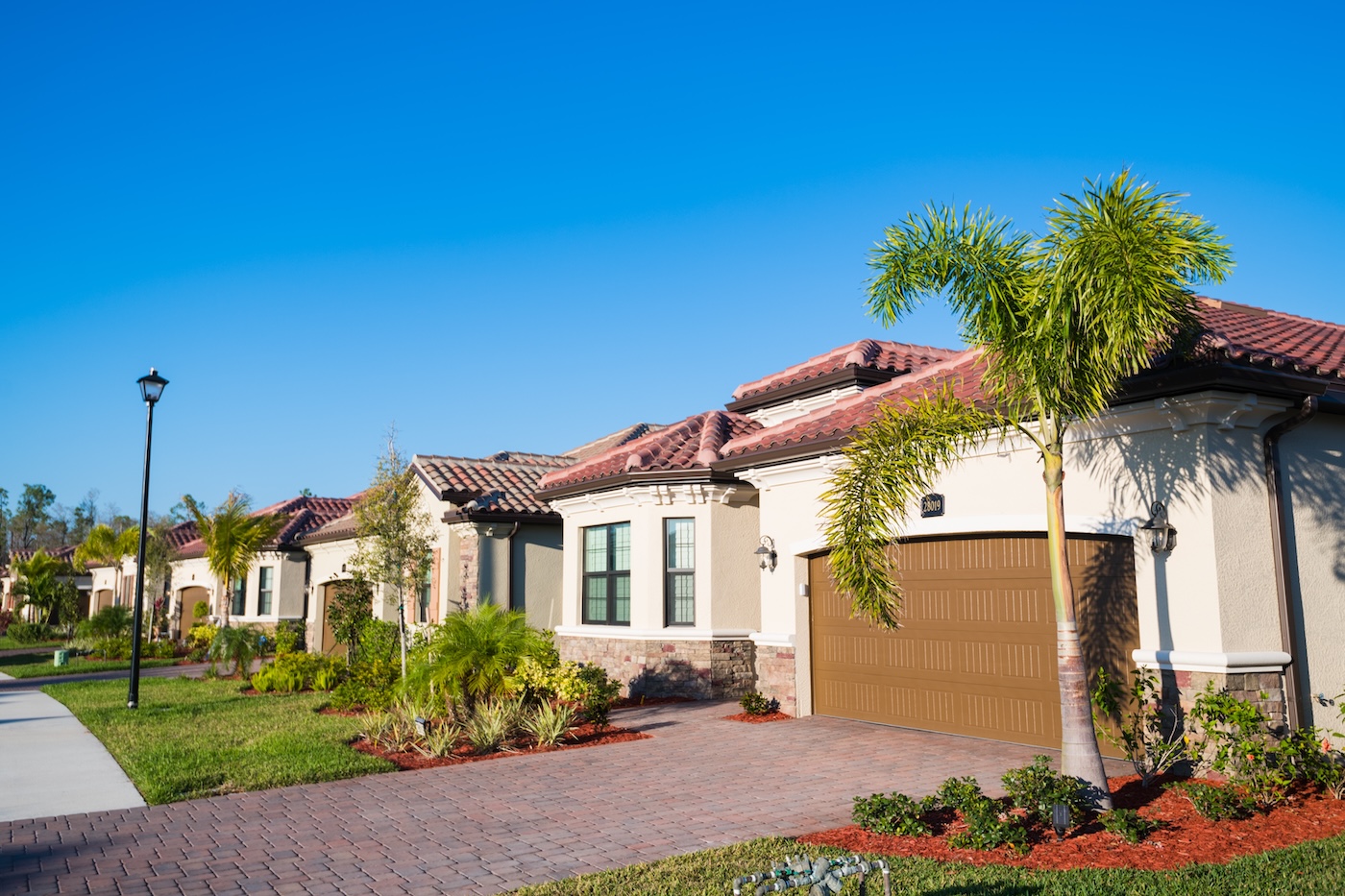 Links to article Investment Property in Florida: Our Best Tips for Flipping Houses in Florida